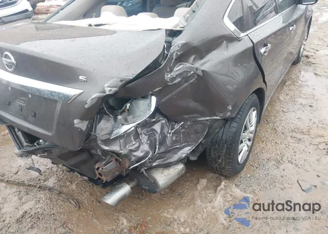 2015 Nissan Altima 2.5 S из США, поврежденный, VIN 1N4AL3AP9FC425528